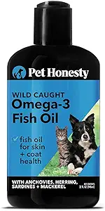 Omega-3 fish oil for pets helps balance the skin scabs on the tail of a cat